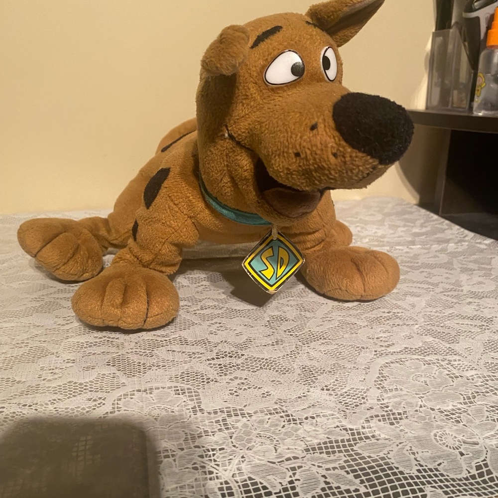 Vintage Scooby-Doo Plush Stuffed Animal Sitting 12 In GANZ Canada Cartoon Dog